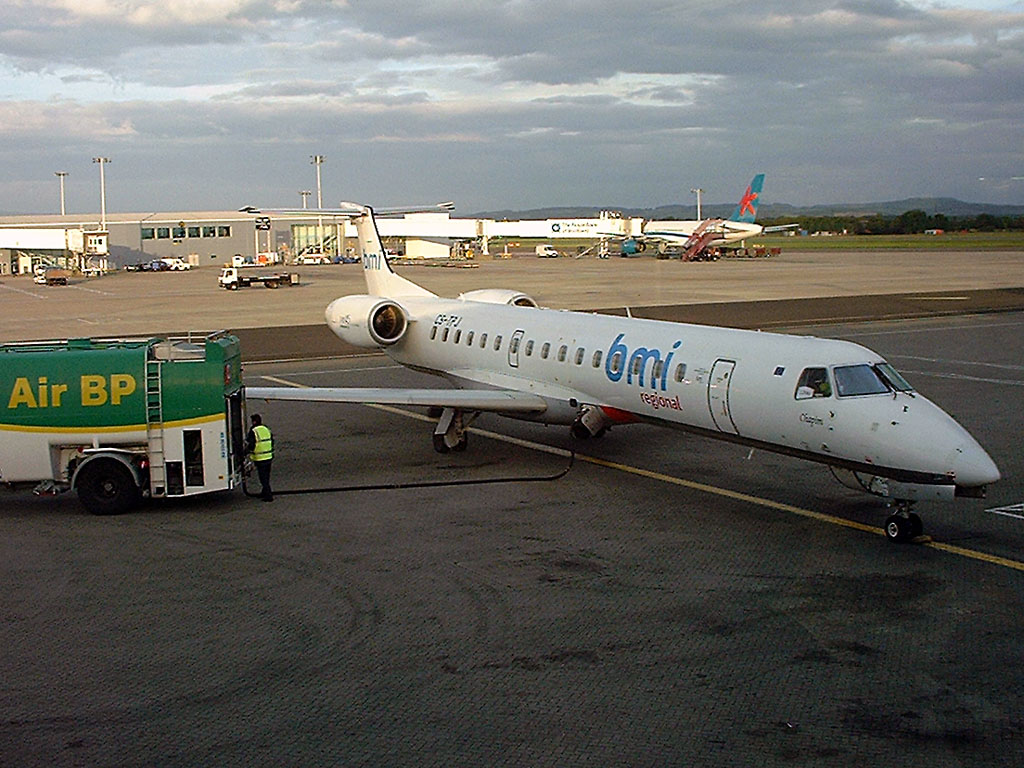 Portugalia Airlines ERJ145 CS-TPJ - leased to bmi British Midland @ GLA (25 September 2003)