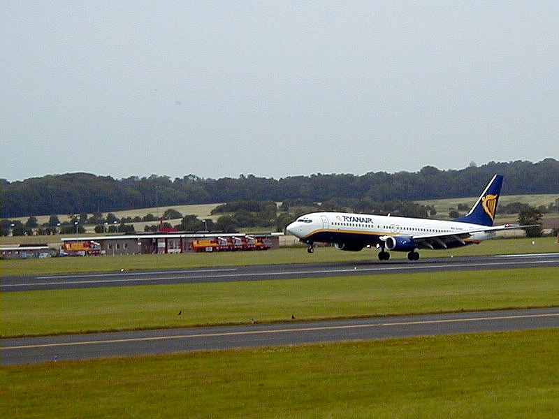 Ryanair B737-8AS - EI-CSO @ PIK (28 July 2001)