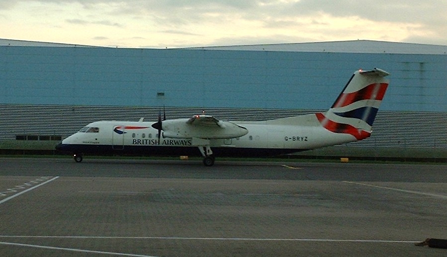 Brymon Airways DHC-8-202 - G-BRYZ @ SOU (1 March 2002)