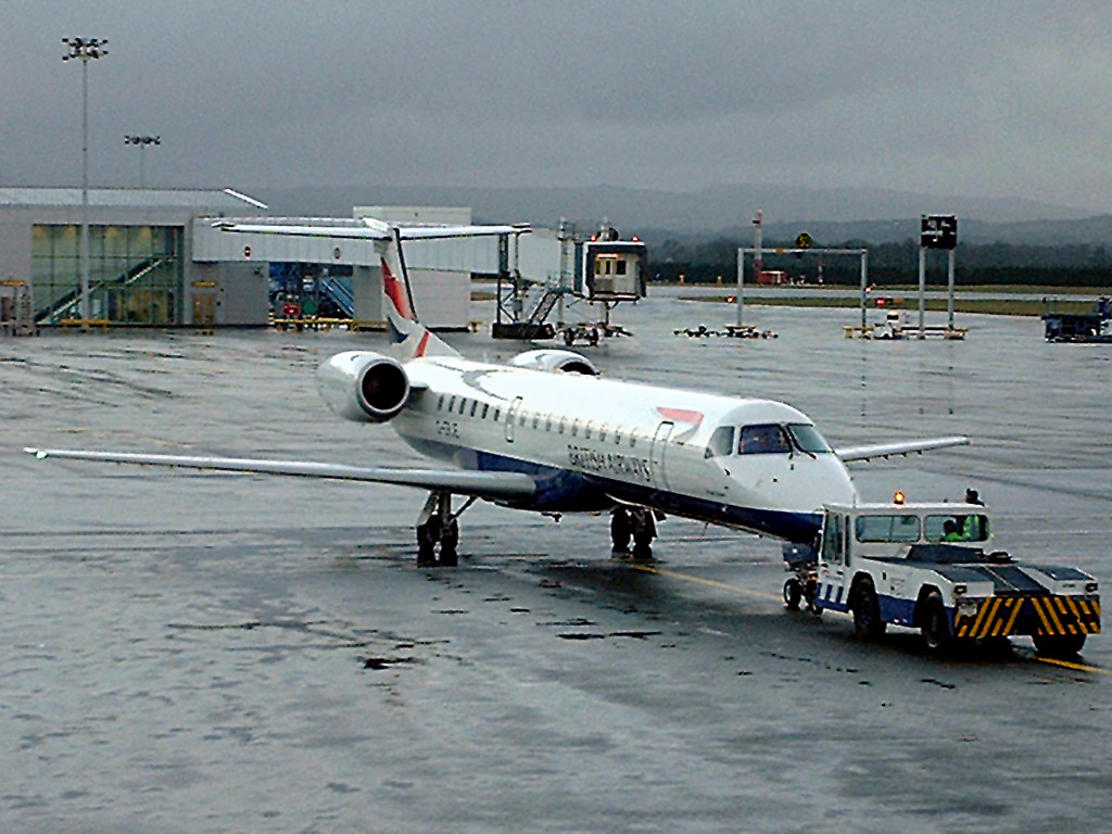 BA CitiExpress EMB145EP - G-ERJE @ GLA (20 January 2003)