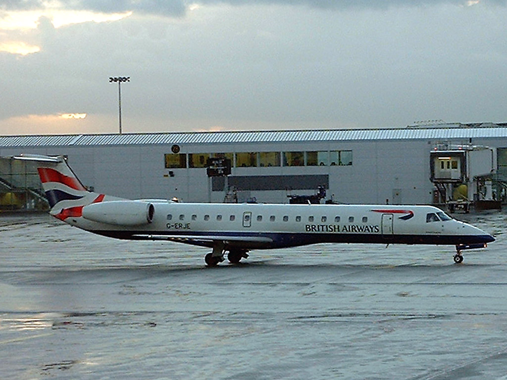 BA CitiExpress EMB145EP - G-ERJE @ GLA (20 January 2003)