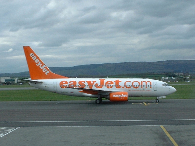 easyJet Boeing 737-375 - G-EZYF @ GLA (16 April 2002)