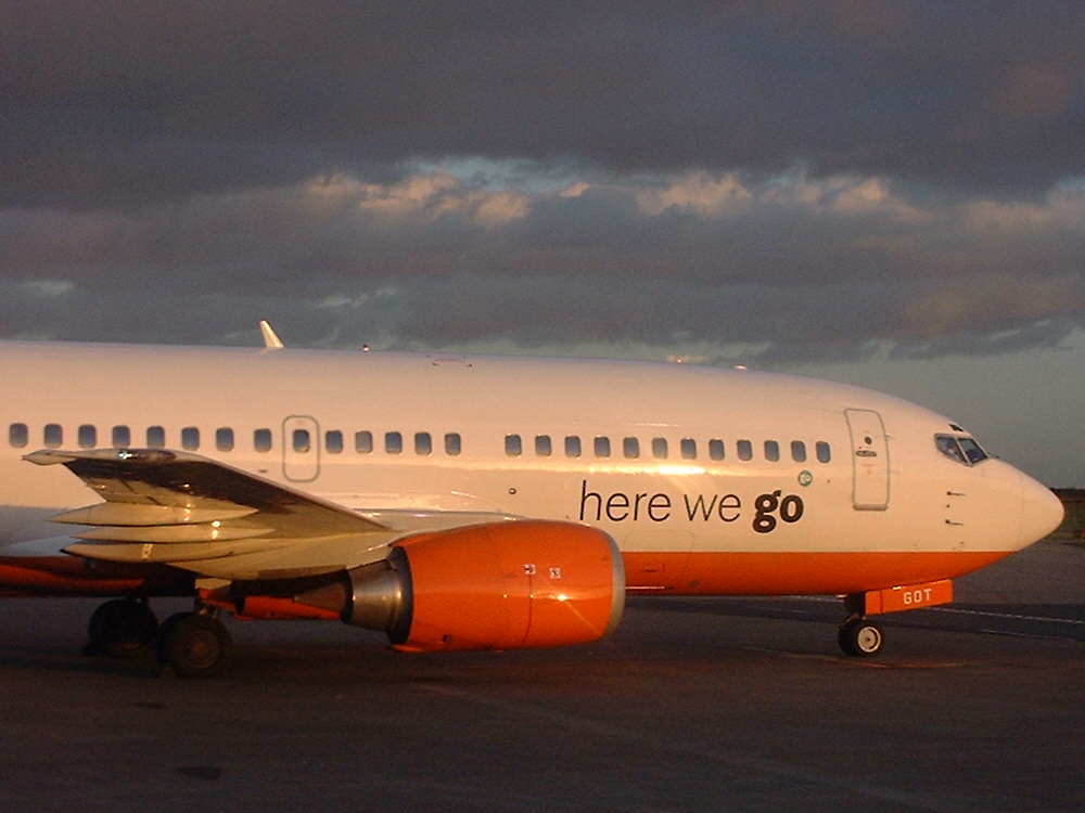 G-IGOT Go-Fly B737-3L9 @ BRS (6 February 2002)