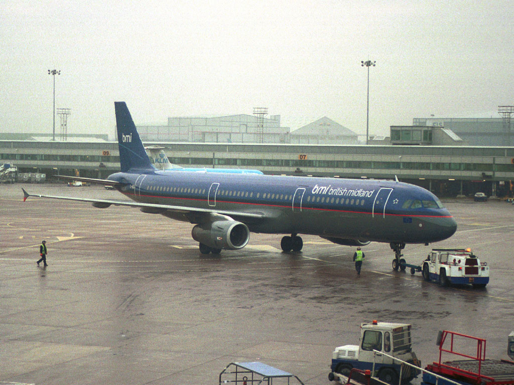 bmi British Midland Airbus 321-231 - G-MIDI @ MAN (19 December 2003)