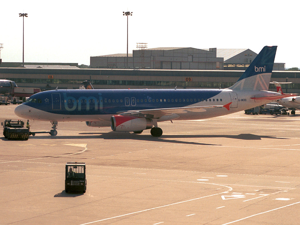 bmi British Midland Airbus A320-232 - G-MIDO @ MAN (15 July 2003)