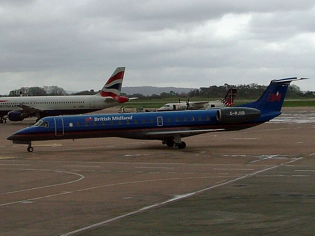 6 April 2004 (1459) bmi G-RJXB arriving at MAN