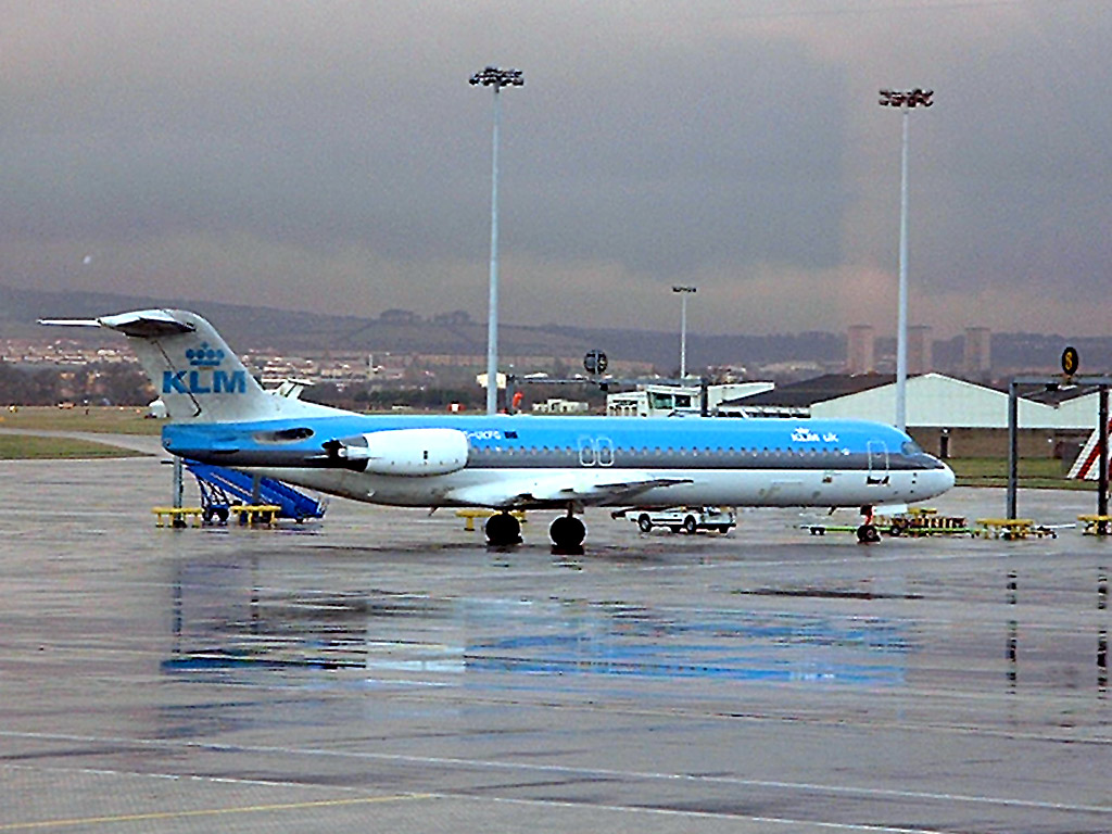 20 January 2003 (1600) G-UKFG Fokker F28 Mark 100 on Stand 8