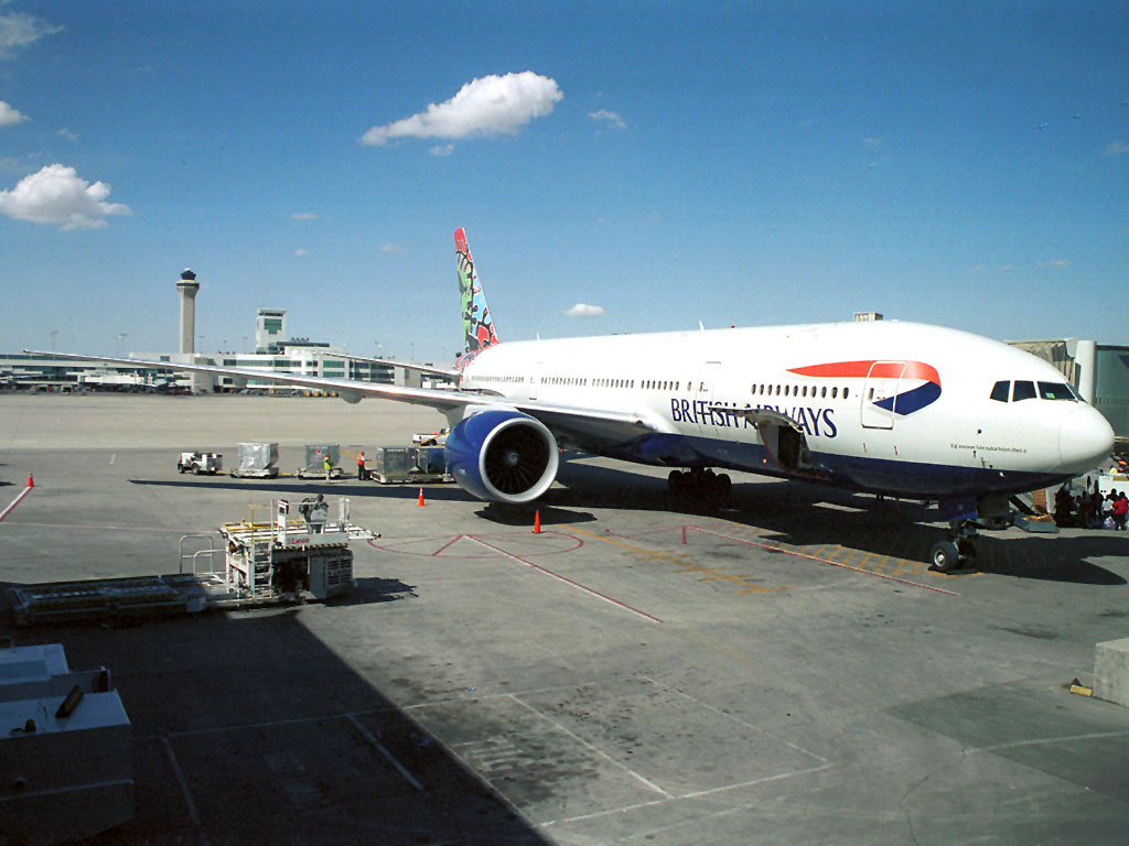 G-VIIK British Airways Boeing 777-236 @ DEN (2 May 2002)