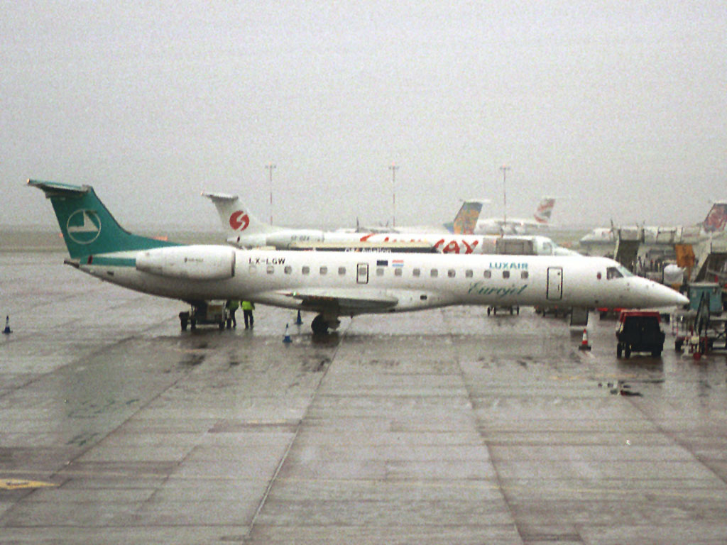 Luxair Embraer 145 - LX-LGW @ MAN (19 December 2003)
