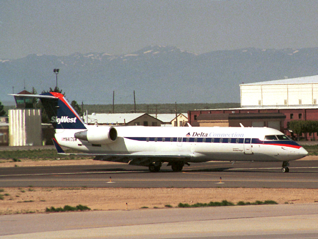 2 May 2002 (1110) N417SW Skywest CL600/CRJ-200LR coming off Runway 28R @ BOI