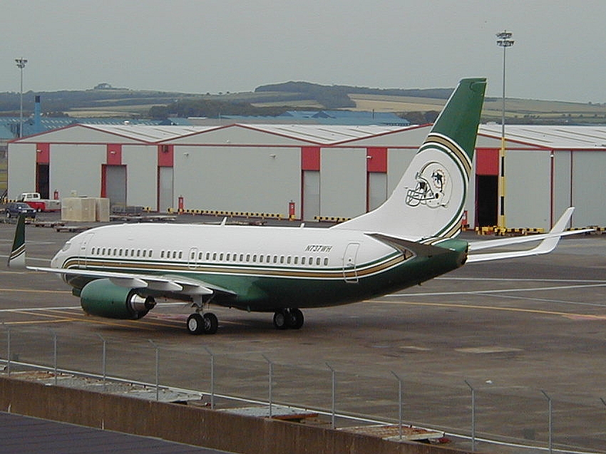 Miami Dolphins B737-75T(BBJ) - N737WH @ PIK (28 July 2001)