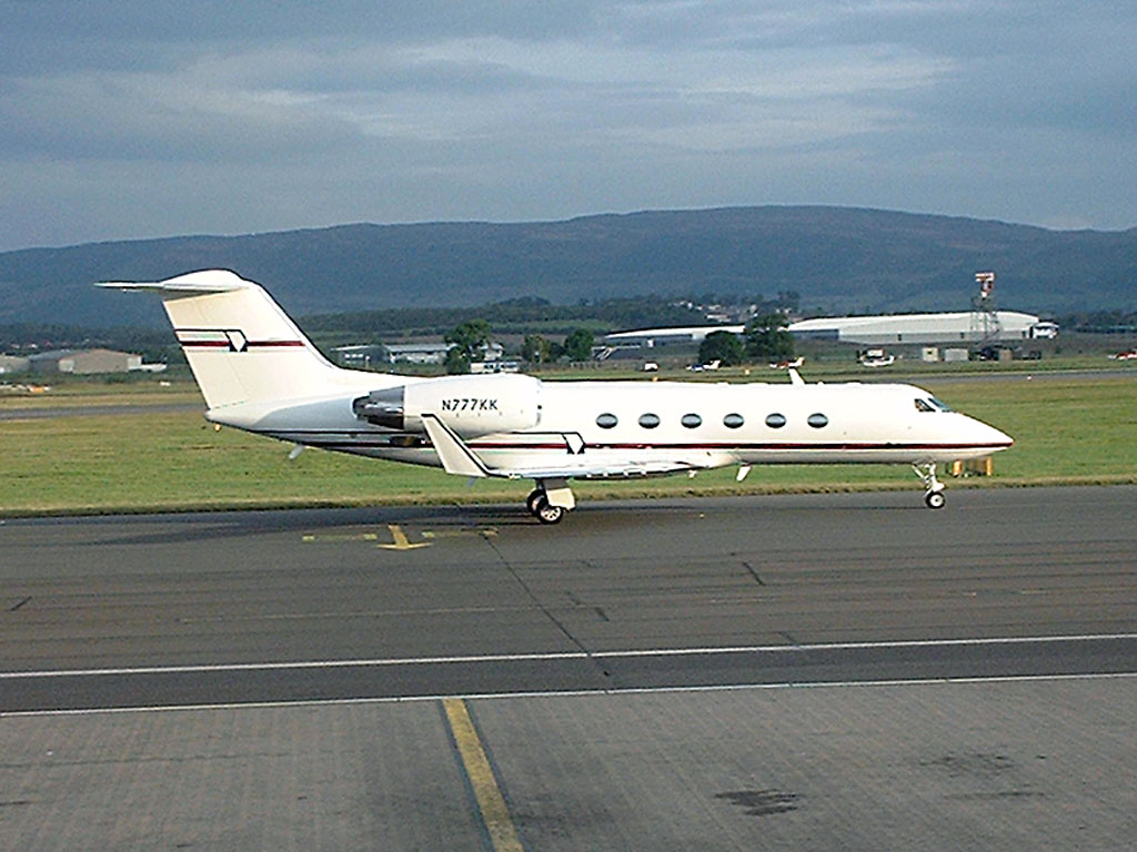 Kohler Company Gulfstream IV SP - N777KK @ GLA (25 September 2003)