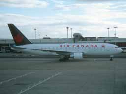 Air Canada B767-233ER - C-GDSU @ GLA (4 October 2003)