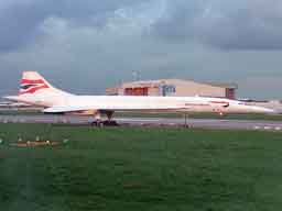 G-BOAB at LHR (6 May 2004)