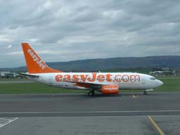 G-EZYF taxxing in from Rwy 23 from Stand 31 at GLA