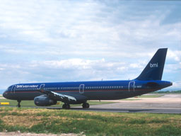 15 May 2003 (1332) G-MIDF landing at MAN