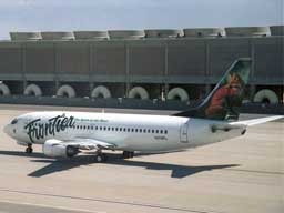 Frontier B737 N319FL @ DEN  (2 May 2002)