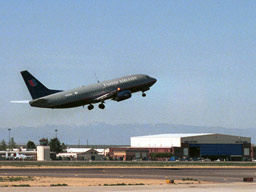 2 May 2002 (1049) N332UA United B737-322 takeoff on Runway 28R @ BOI