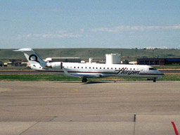 2 May 2002 (0955) N603QX Horizon CRJ-700 taxiing in from Rwy 10L @ BOI