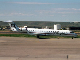 2 May 2002 (1015) N610QX Horizon CRJ-700 taxiing in from Rwy 10L @ BOI
