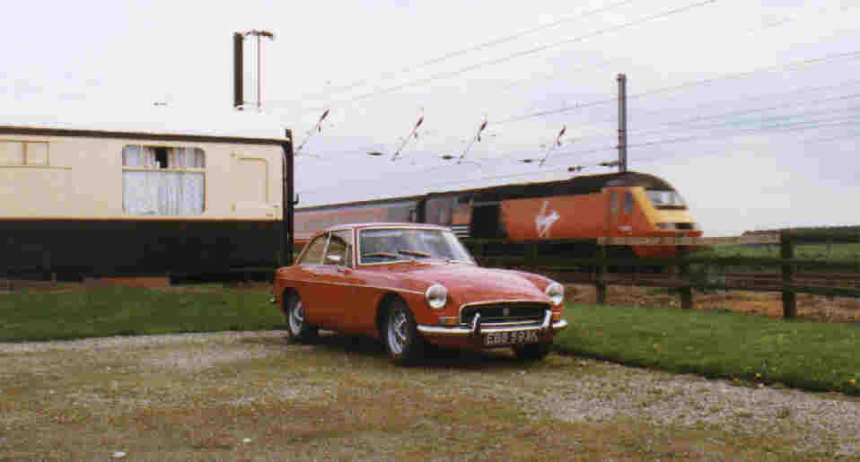 MG and VXC HST at The Sidings